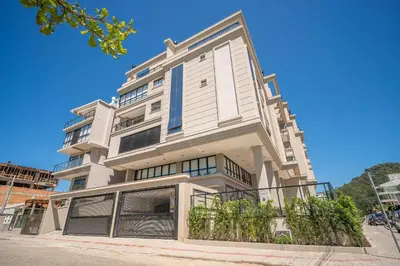 O edifício onde o apartamento está situado
