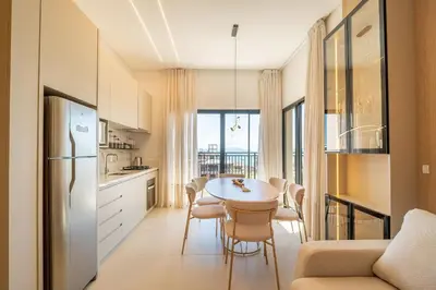 A cozinha ou kitchenette de Cobertura 2 suítes, piscina e academia no prédio