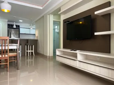 A cozinha ou kitchenette de Apartamento com piscina em quatro ilhas