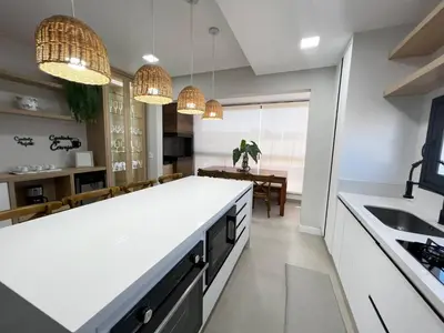 A cozinha ou kitchenette de Apartamento com vista ao mar à 60 metros da praia do mariscal