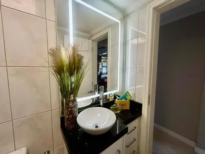 Uma casa de banho em Lindo apartamento a 50 Metros da praia de Balneário Camboriú, com vista mar