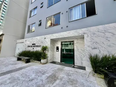 O edifício onde o apartamento está situado