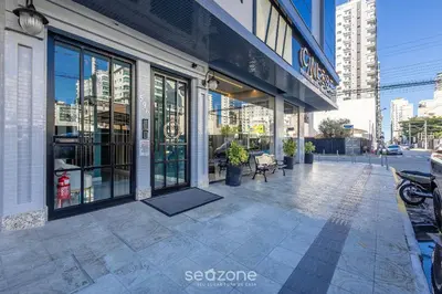O edifício onde o apartamento está situado