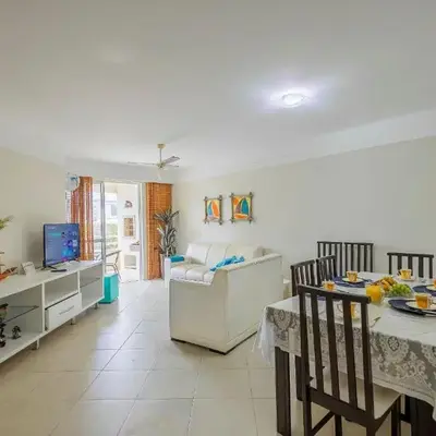 Apartamento a poucos passos da Praia de Bombas