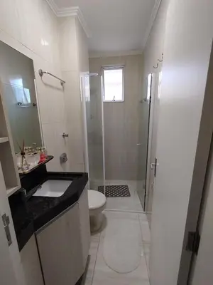 Uma casa de banho em Aconchegante apartamento próximo ao mar!
