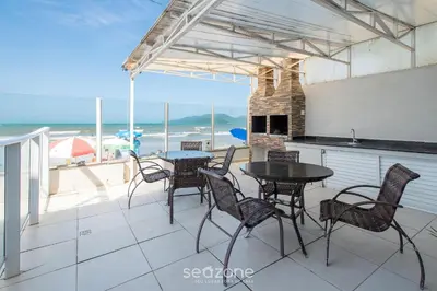 A planta de Duplex com vista mar deslumbrante RAT002