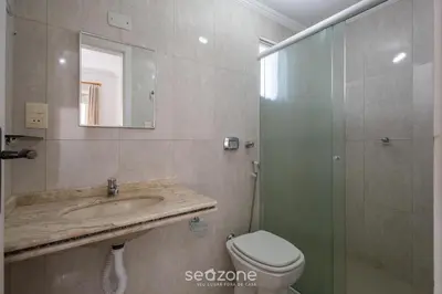 Uma casa de banho em Aptos em Condo Beira-Mar em Itapema - DNL