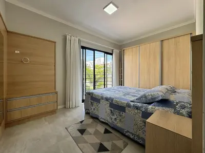 A planta de Casa das Seringueiras a 6 minutos da Praia de Palmas, com 4 quartos