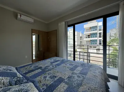 A planta de Casa das Seringueiras a 6 minutos da Praia de Palmas, com 4 quartos