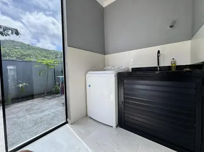 A planta de Casa das Seringueiras a 6 minutos da Praia de Palmas, com 4 quartos