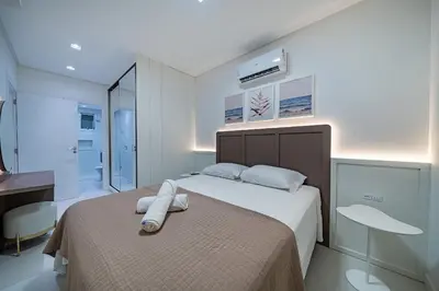 A planta de Farol de Bombas 101 - Apartamento Premium na Avenida Principal 3 Suítes e Vista Mar - Praia de Bombas