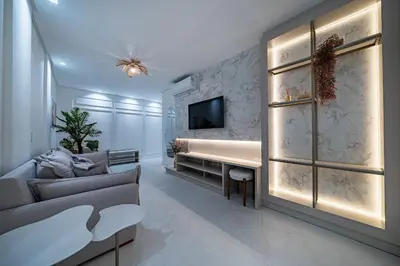 A planta de Farol de Bombas 101 - Apartamento Premium na Avenida Principal 3 Suítes e Vista Mar - Praia de Bombas