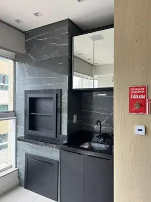 A cozinha ou kitchenette de Apartamento proximo ao mar no melhor da Meia Praia