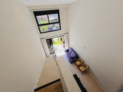 A planta de Apartamento Térreo com churrasqueira e baranda a 90mts da Praia de Canto Grande