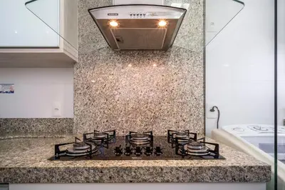 A cozinha ou kitchenette de Varandas do Atlântico 203A – Frente Mar em Bombas