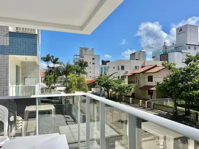 Uma varanda ou terraço em Lindo! Apartamento na Praia de Palmas - CI03J