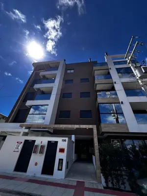 O edifício onde o apartamento está situado