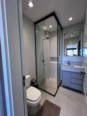Uma casa de banho em Apartamento 2 quartos pertinho do mar
