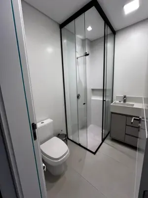Uma casa de banho em Apartamento 2 quartos pertinho do mar
