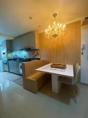 A cozinha ou kitchenette de Lindo apartamento em Balneário Camboriú próximo as praias
