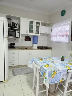 A cozinha ou kitchenette de Refugio Bombinhas - Residencial Maria Olga