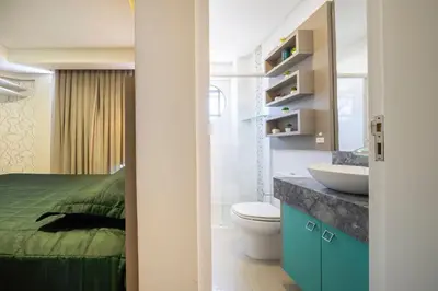 Uma casa de banho em Champagnat 403 - Praia de Bombas
