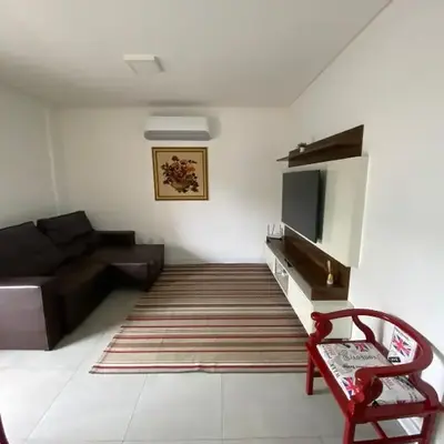 Amplo e aconchegante apartamento a 4 min do mar