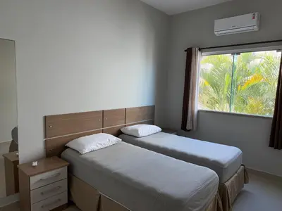 A planta de Amplo Apartamento 3 Quartos a 100m da Praia do Mariscal com Vista para o Mar