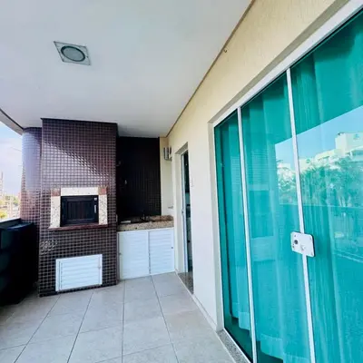 A planta de Amplo Apartamento 3 Quartos a 100m da Praia do Mariscal com Vista para o Mar