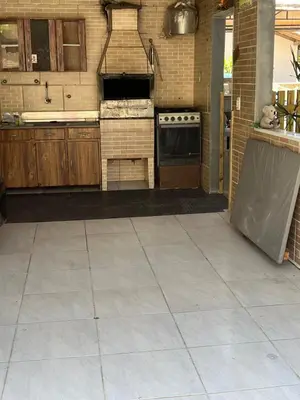 A cozinha ou kitchenette de casa morada da praia