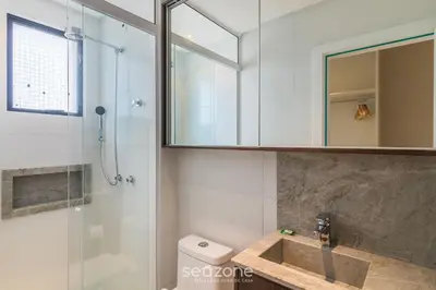 Uma casa de banho em Aptos completos a poucos passos do mar em Perequê MTRs