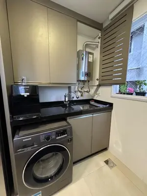 A cozinha ou kitchenette de Meia Praia - 5 min to Russi Shopping