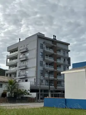 O edifício onde o apartamento está situado