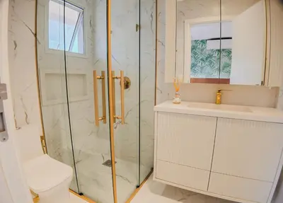 Uma casa de banho em Apartamento de luxo a 20 metros do mar de Mariscal
