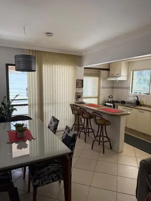 A planta de Apto Meia Praia com vista mar