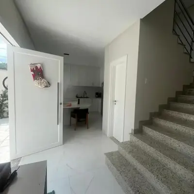 Alugo casa perfeita há 4km da Praia Central de Balneário Camboriú