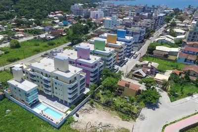 Uma vista geral de Bombinhas ou a vista da cidade a partir do apartamento