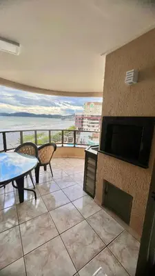 Uma varanda ou terraço em Meia Praia Pé na Areia - Vista Mar