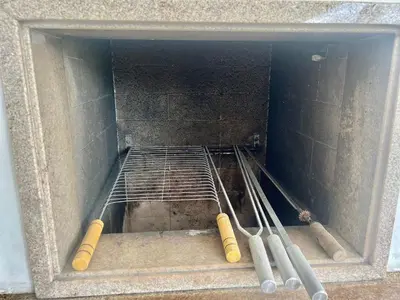 A planta de Lindo! Apto com piscina no condomínio - EF01J