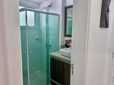Uma casa de banho em Lindo! Apto com piscina no condomínio - EF01J