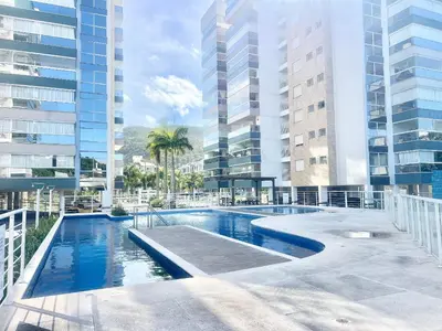 A piscina em ou perto de Lindo! Apto com piscina no condomínio - EF01J