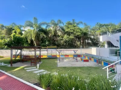 A área de jogos para crianças em Lindo! Apto com piscina no condomínio - EF01J