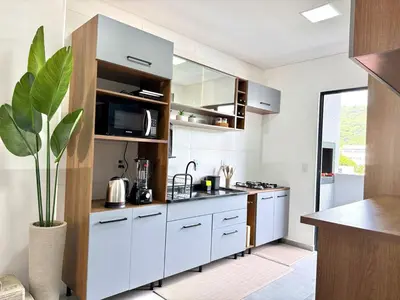A cozinha ou kitchenette de MShome, Casa de Praia Completa em Bombinhas