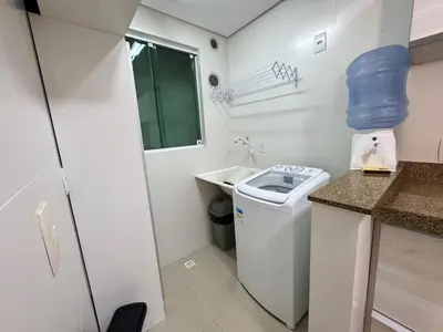 A cozinha ou kitchenette de Confortável Apto a 70 Metros da Praia de Bombinhas