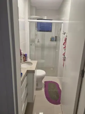 Uma casa de banho em Apartamento final do ano