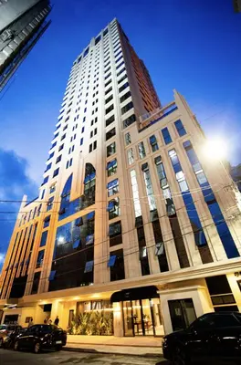 O edifício onde o apartamento está situado