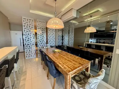 A cozinha ou kitchenette de Apto Vista Mar 3 Suítes Meia Praia