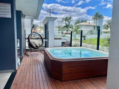 A piscina em ou perto de Perfeito! Apto na Praia de Palmas - DY01J