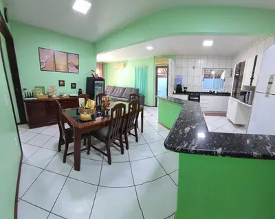 A cozinha ou kitchenette de Apartamento Completo na Praia de Bombas - 3 quartos - 10 pessoas