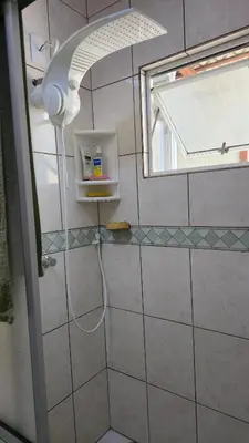 Uma casa de banho em Apartamento Completo na Praia de Bombas - 3 quartos - 10 pessoas